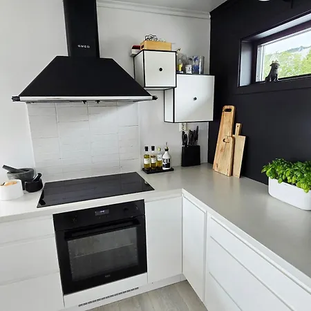 Vila Sentrumsidyll Ved Fjord Og Fjell Molde