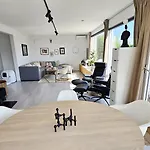 Sentrumsidyll Ved Fjord Og Fjell Villa *