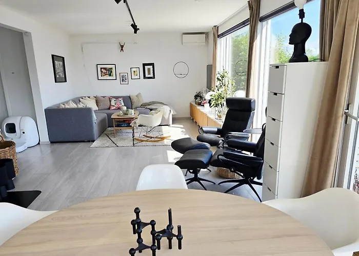 Sentrumsidyll Ved Fjord Og Fjell Villa *