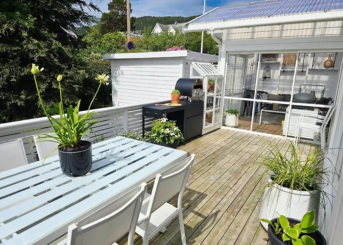 Sentrumsidyll Ved Fjord Og Fjell * Molde